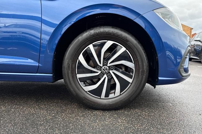 VOLKSWAGEN Polo Photo 5