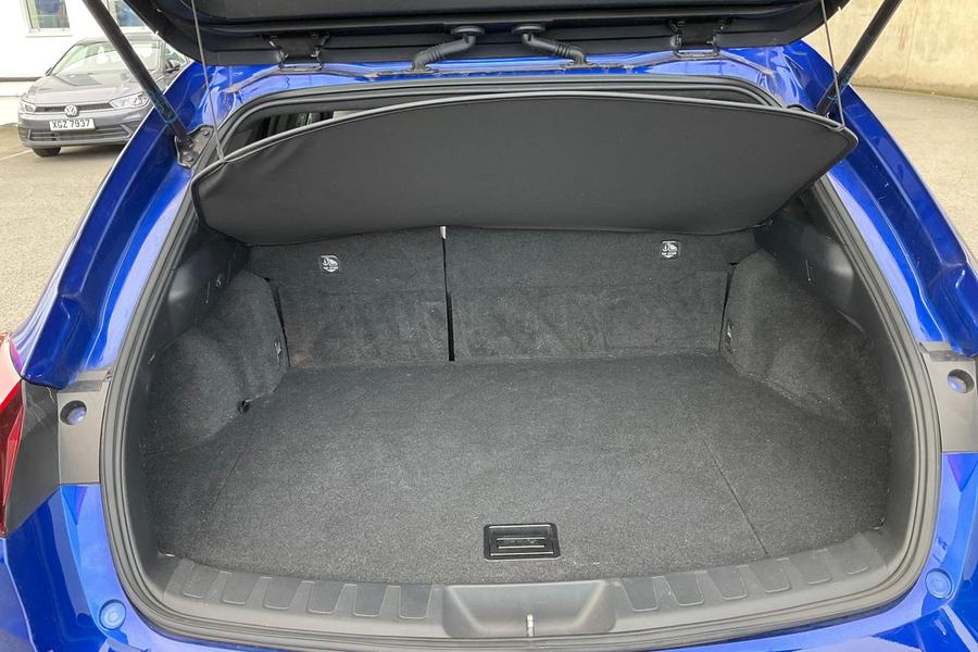 Lexus UX Photo autoimg-d8e0df9ca43f334a9e53d0ebfdf3edb528b565b9.jpg