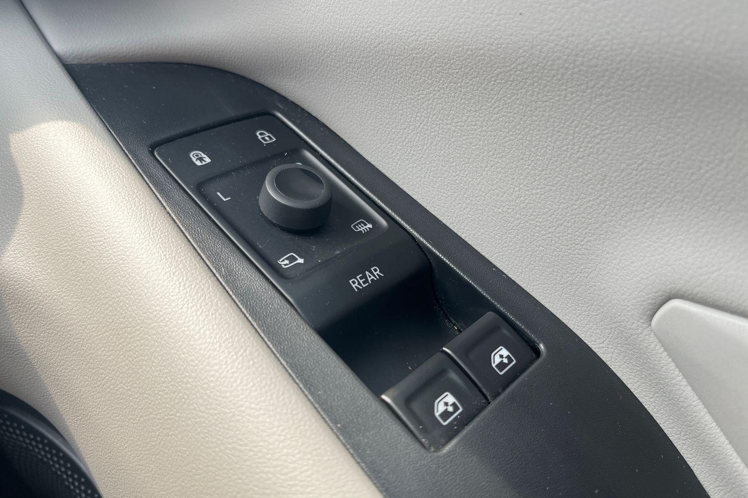 Ford Explorer Photo 15