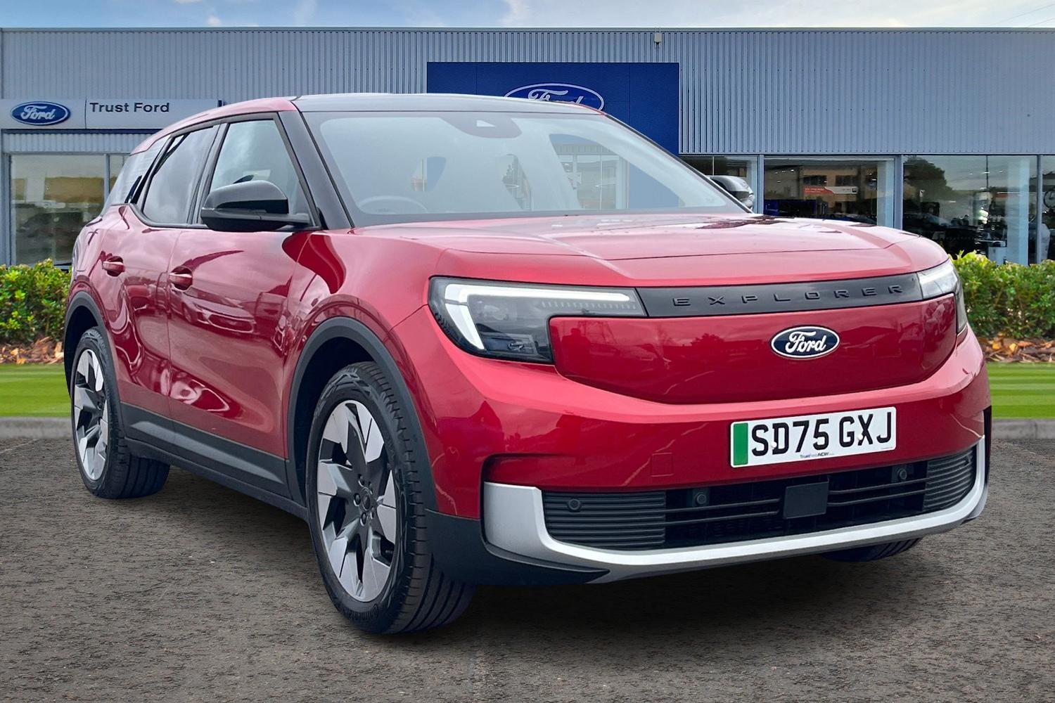 Ford Explorer Photo 0