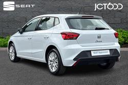 SEAT Ibiza Photo 3