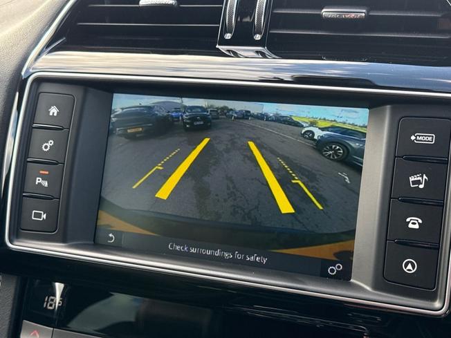 JAGUAR F-Pace Photo 34