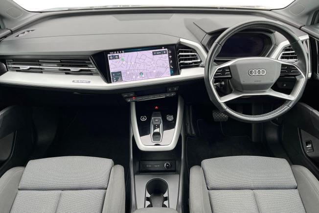 AUDI Q4 e-tron Photo 10