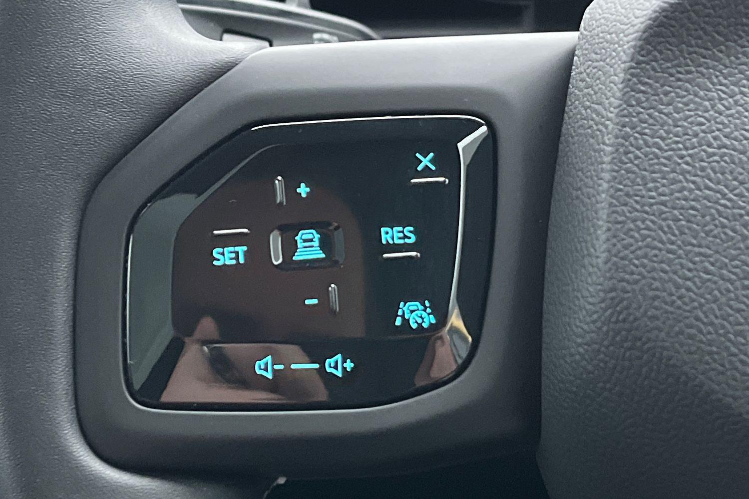Ford EXPLORER Photo 36