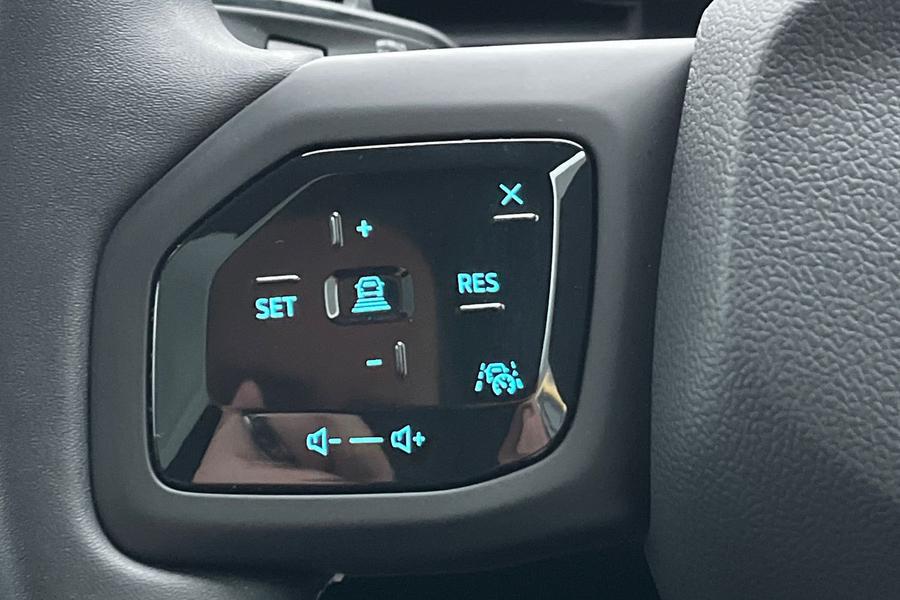 Ford EXPLORER Photo autoimg-d8f4719e9d045a97daf3b666101be9d4163a6d3f.jpg