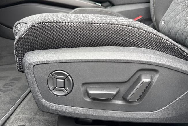 AUDI A6 Saloon Photo 27
