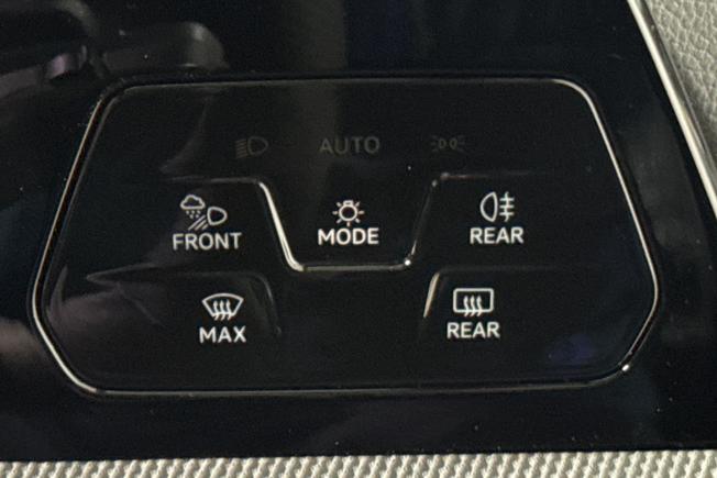 Volkswagen Golf Photo 24