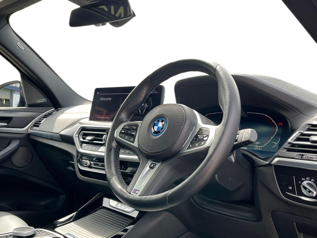 BMW iX3 Photo 19
