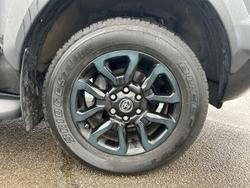 TOYOTA Hilux Photo 5