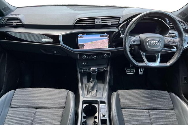 AUDI Q3 Photo 10