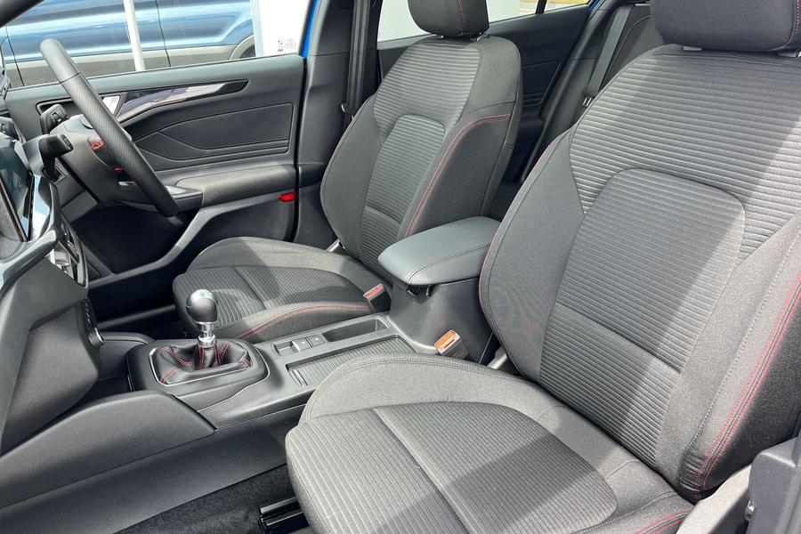 Ford FOCUS Photo autoimg-d9013e1f043ce5292be733197c51a1643ce22000.jpg