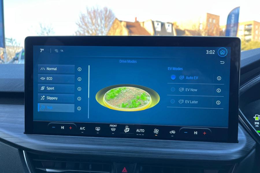 Ford KUGA Photo autoimg-d9021eb7b640dec49fa94dc459c066af94add8ee.jpg