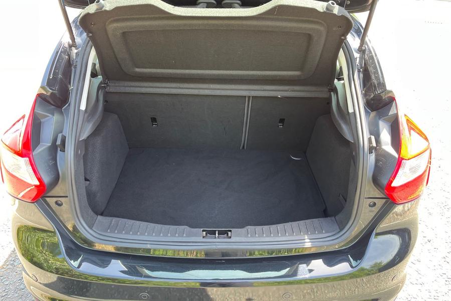 Ford FOCUS Photo autoimg-d90340c2c9c402987724f733659f7130652362be.jpg