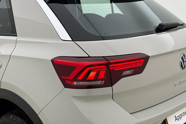 Volkswagen T-Roc Photo 18