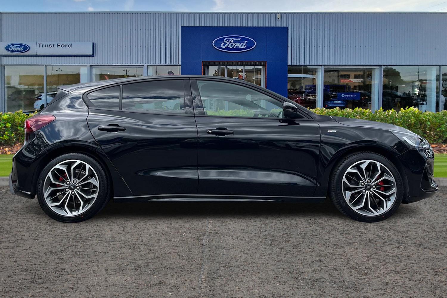 Ford FOCUS Photo 2