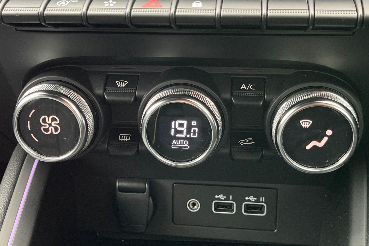 Renault CLIO Photo 31