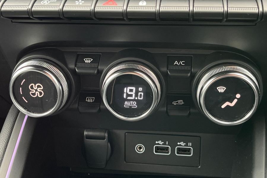 Renault CLIO Photo autoimg-d9079a19401ef14e86148fcf9f67c707c466ae4c.jpg