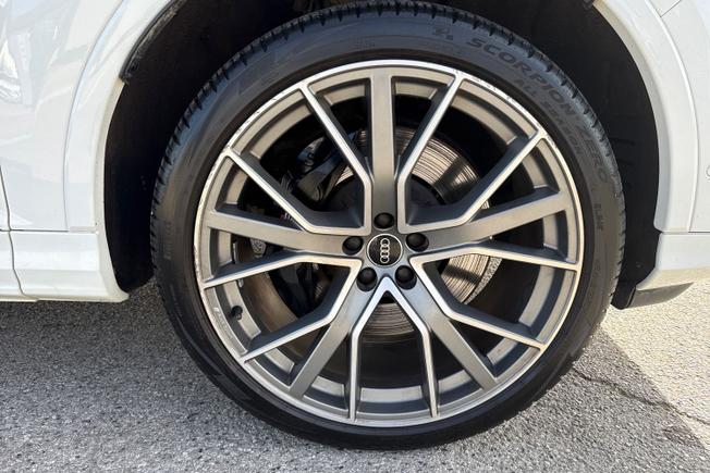 AUDI SQ7 Photo 31