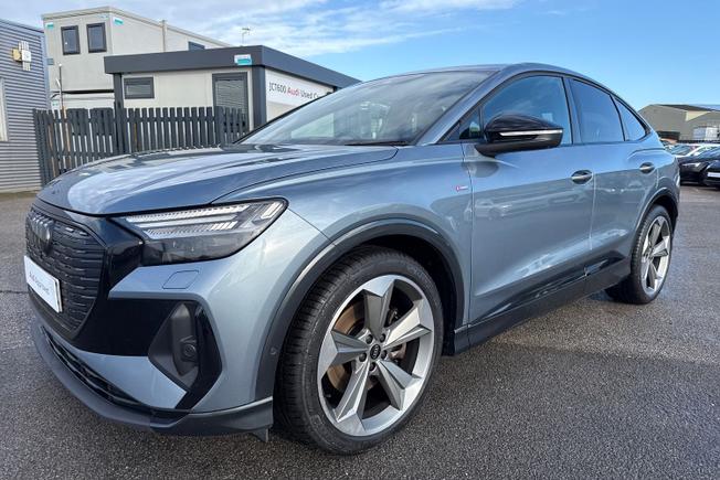 AUDI Q4 e-tron Photo 26