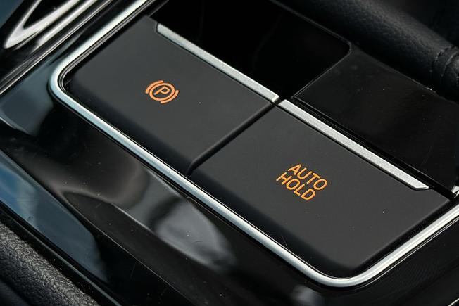 VOLKSWAGEN Golf Photo 23
