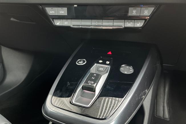 AUDI Q4 e-tron Photo 23