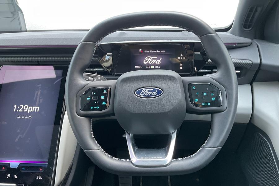 Ford Explorer Photo autoimg-d91264497d34dc0aa120f54ad8b92e83ee522209.jpg