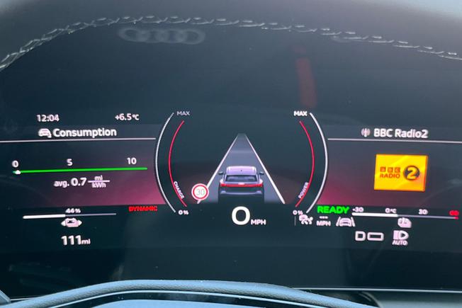 AUDI Q6 e-tron Photo 15