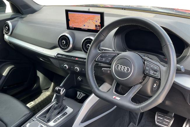 AUDI Q2 Photo 6