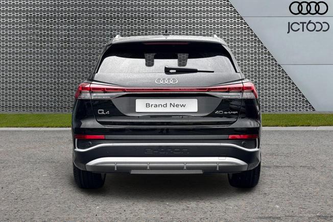 AUDI  Q4 Photo 7