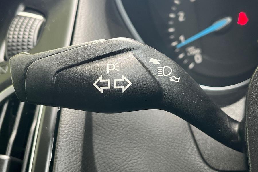 Ford FOCUS Photo autoimg-d92371f87c4dd804db7f94a2548cd68f7004c353.jpg