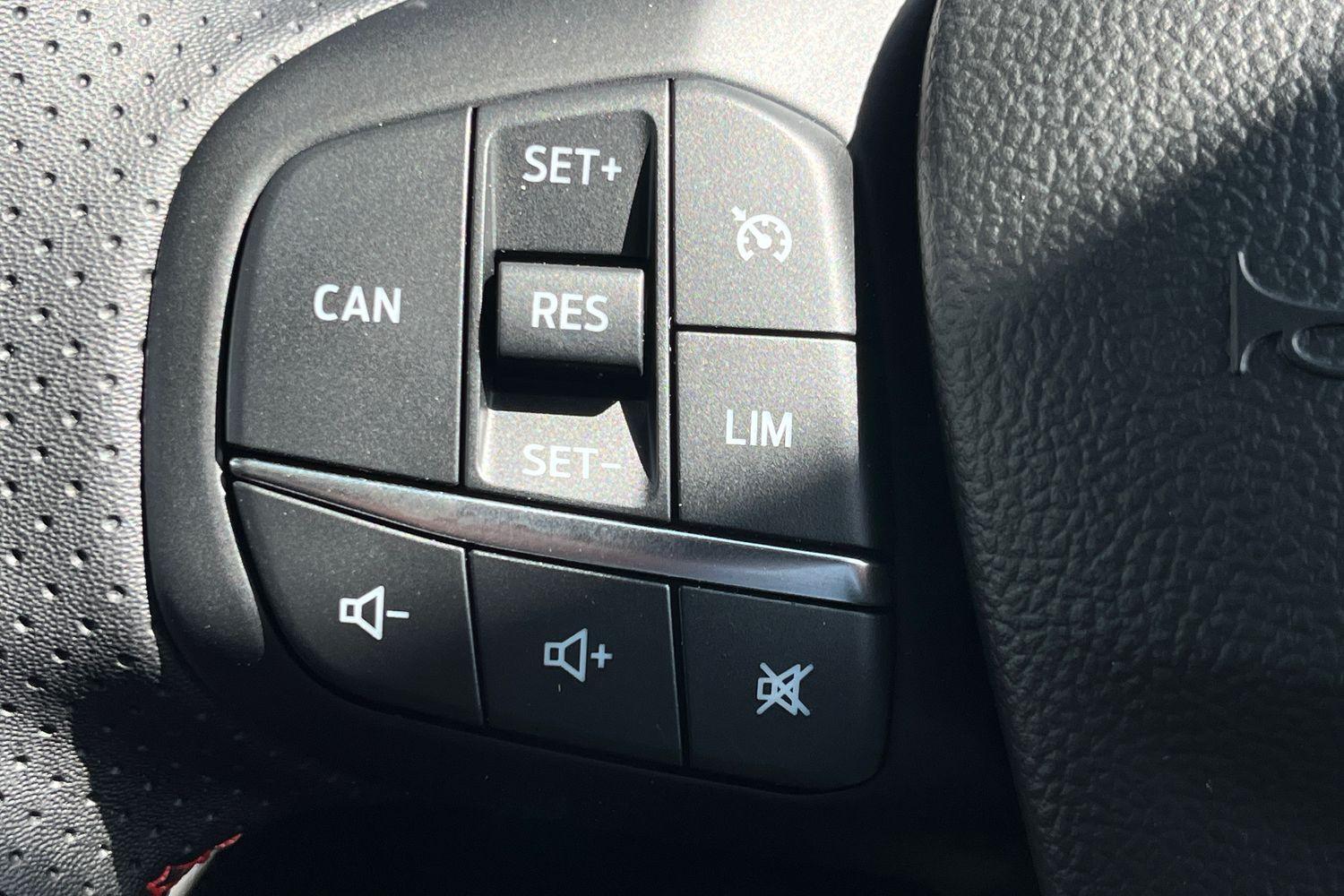 Ford FOCUS Photo 24