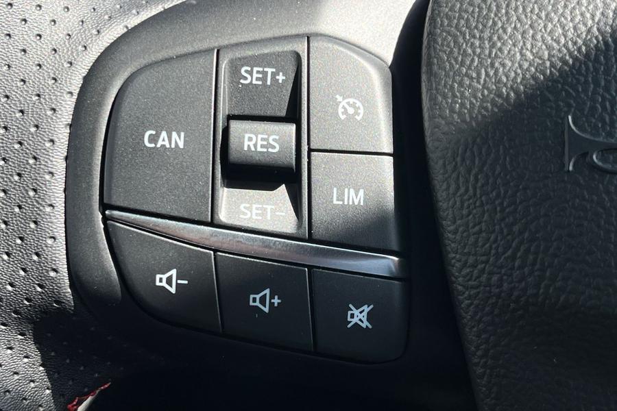 Ford FOCUS Photo autoimg-d9292db4ebbd2d7c8fc93f4459d5df65350c8023.jpg