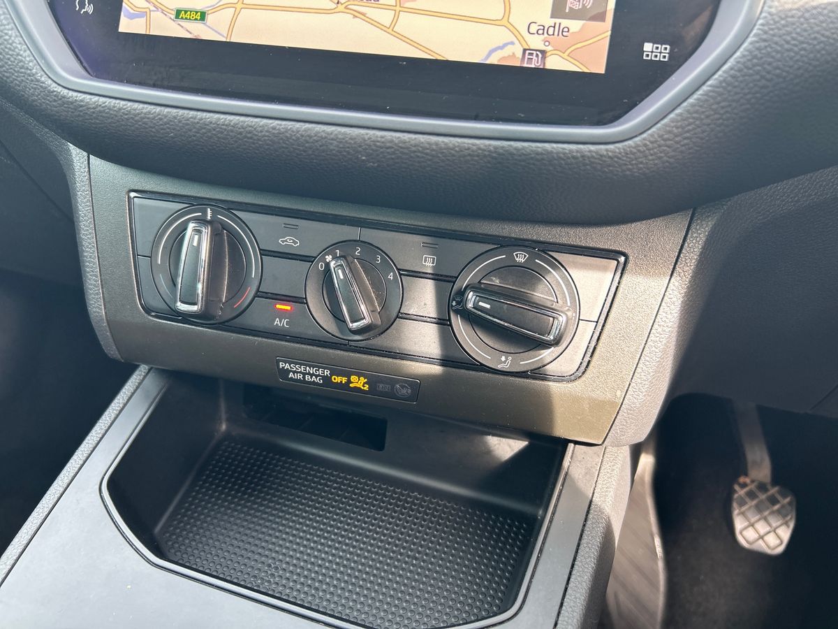 SEAT Ibiza Photo 11