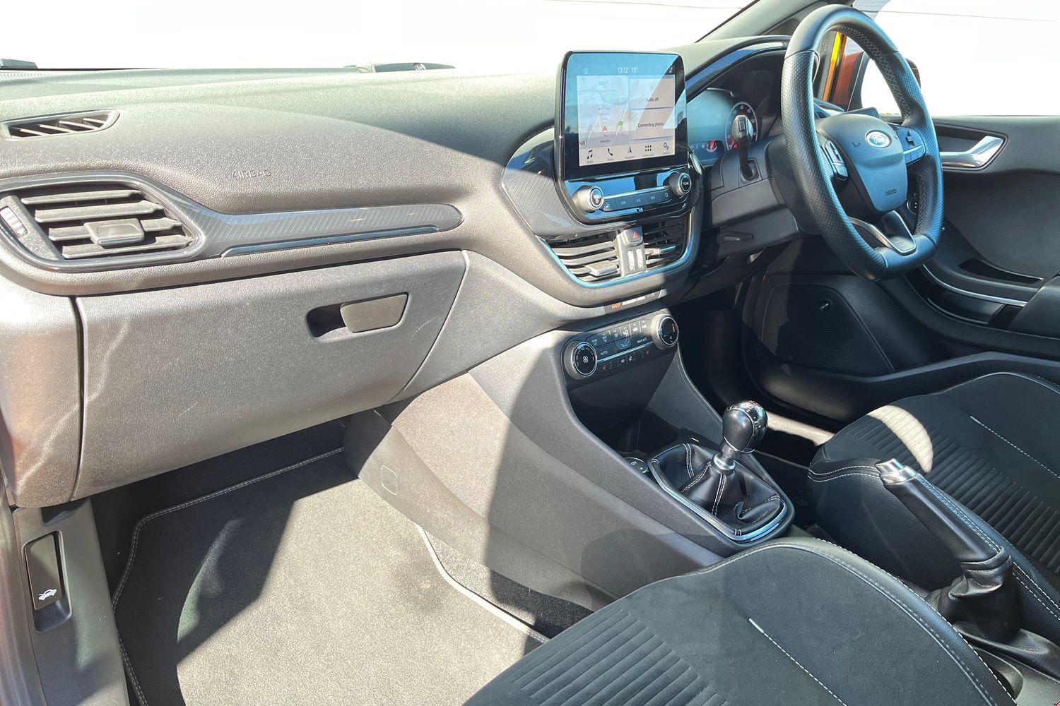 Ford FIESTA Photo 17