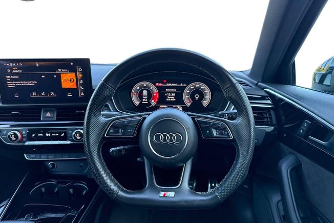 AUDI A4 Photo 11