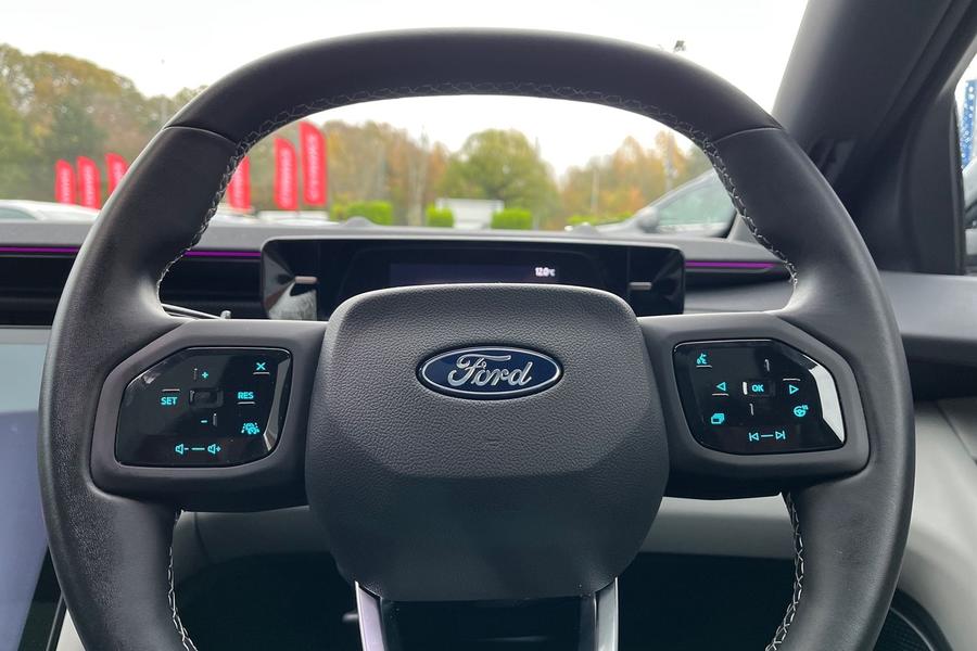 Ford Explorer Photo autoimg-d93526168297e75d57e3b6516f690b3fd9be8d88.jpg