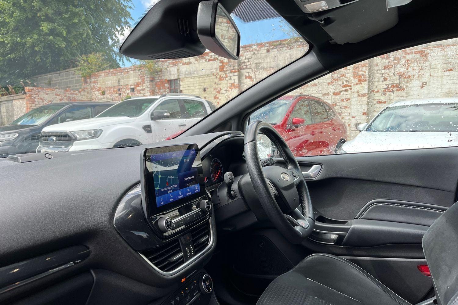 Ford FIESTA Photo 17
