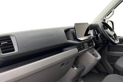 VOLKSWAGEN Crafter Photo 2