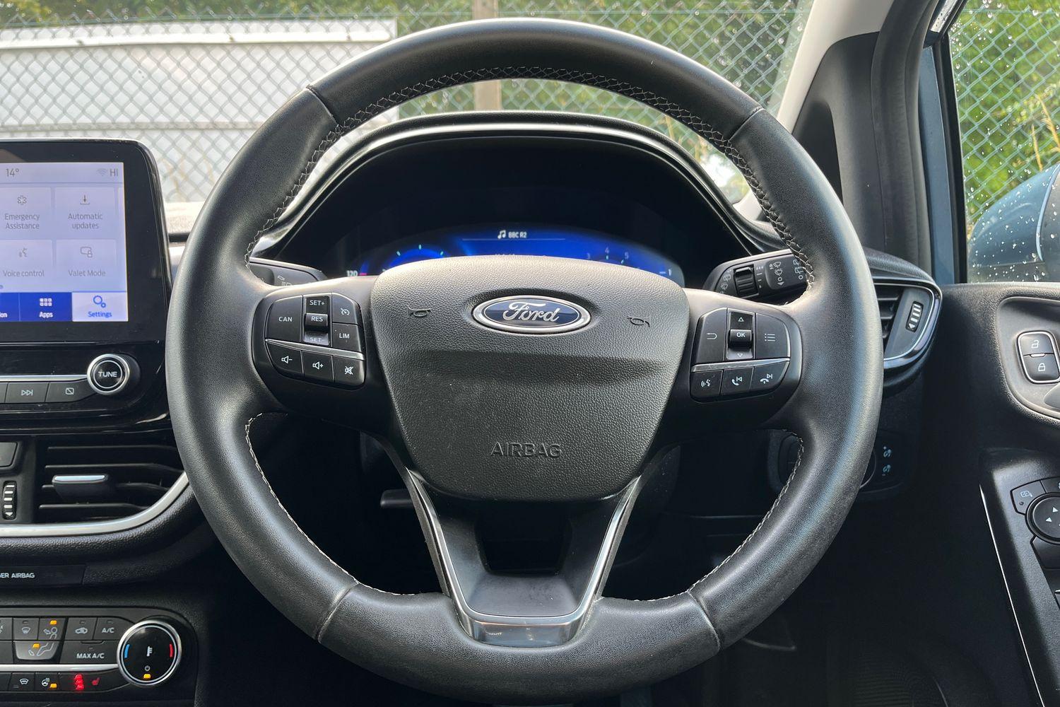Ford FIESTA Photo 11