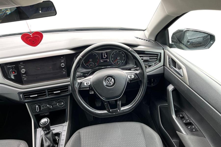 Volkswagen POLO Photo autoimg-d93b2bc40145990830a202b6df4c3350829c4c54.jpg