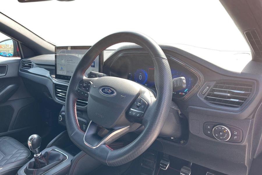 Ford FOCUS Photo autoimg-d93b9ca05d2c23b9414a280e1b40972c81b6748a.jpg