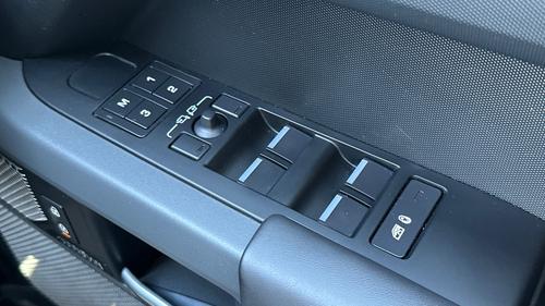Land Rover Defender Photo autoimg-d93cd343ceac13aeff5e158ed2c0af8c79255f21.jpg