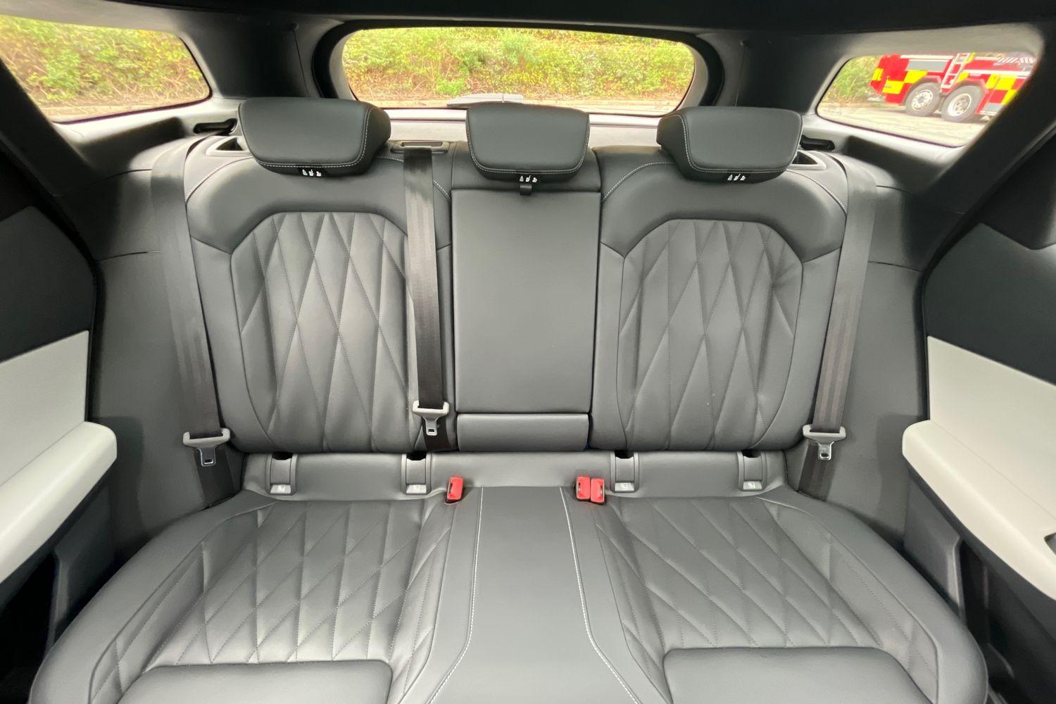 Ford Explorer Photo 19
