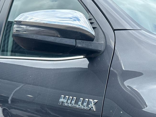 TOYOTA Hilux Photo 20