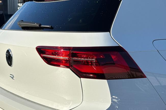 VOLKSWAGEN Golf Photo 18