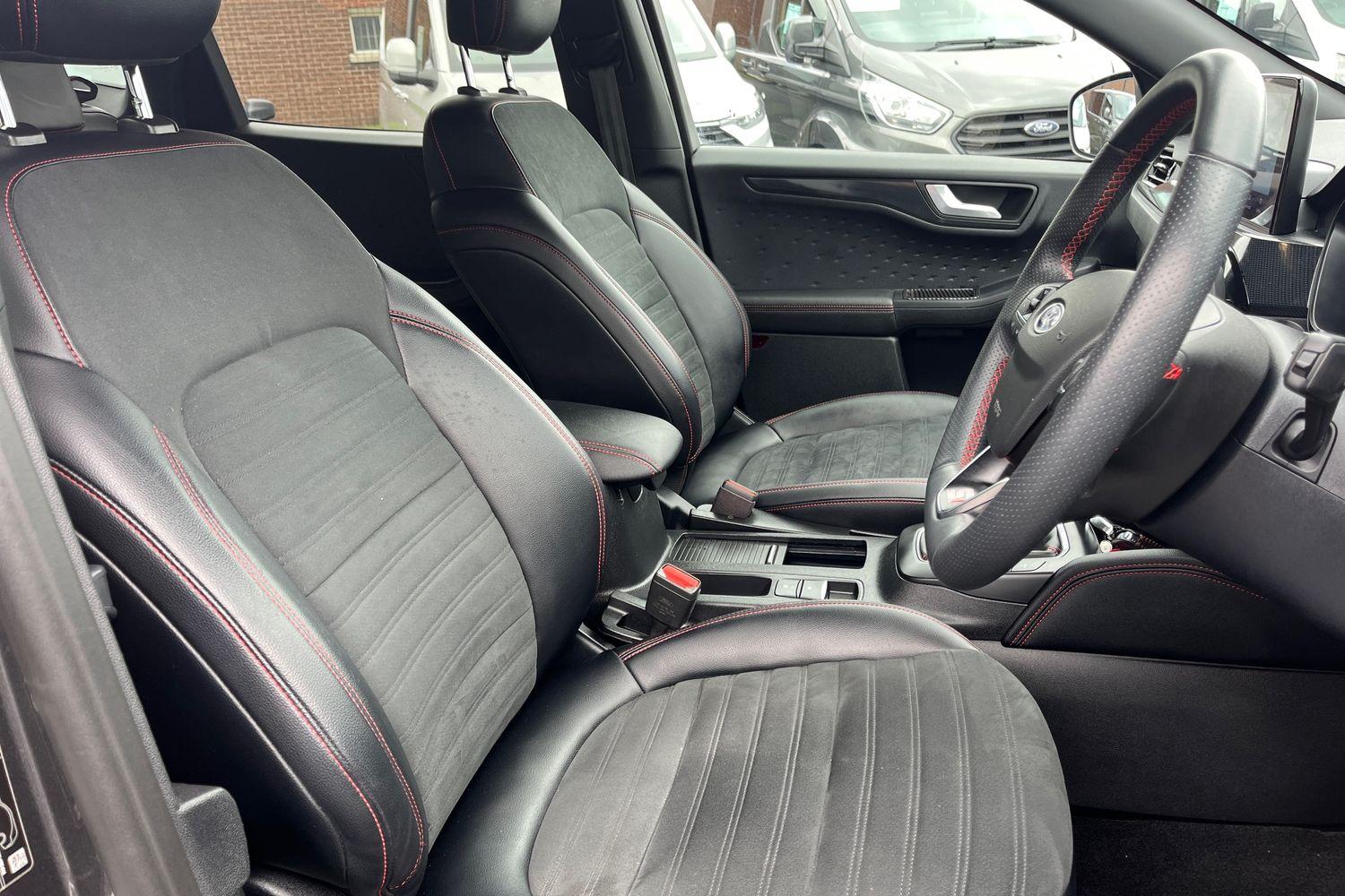 Ford KUGA Photo 16