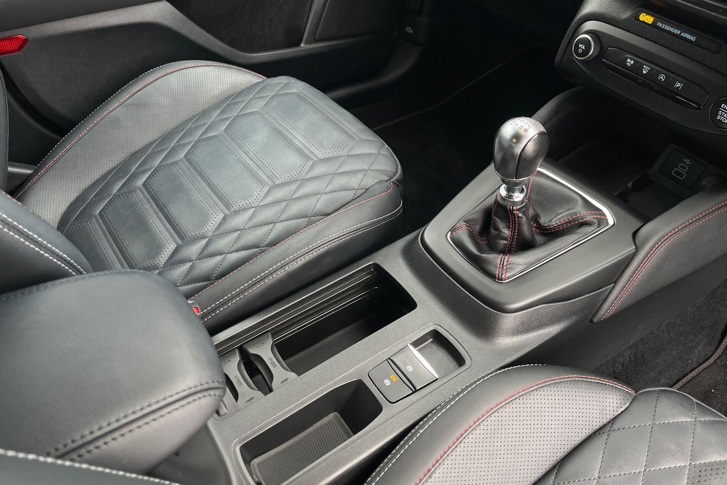Ford FOCUS Photo 36