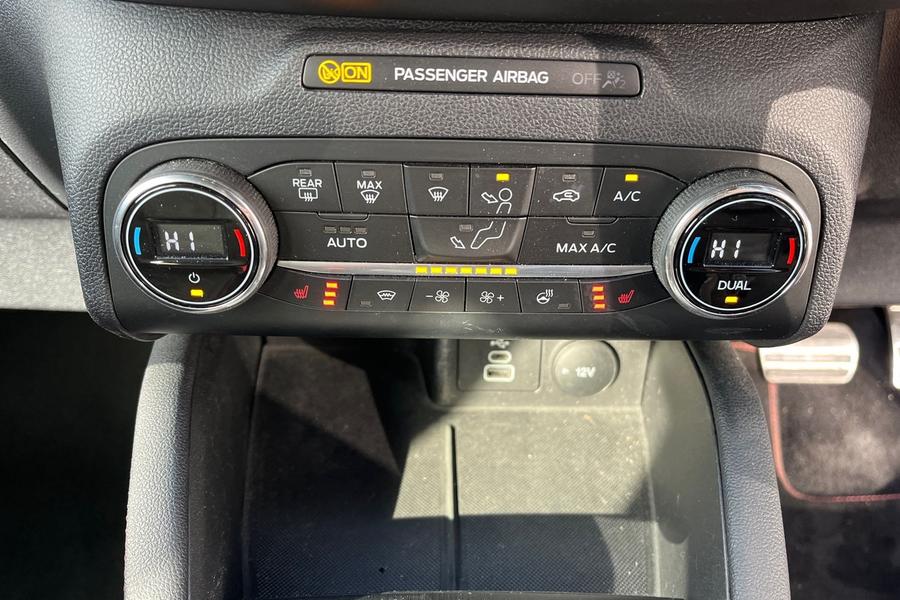 Ford Kuga Photo autoimg-d950a178a0406a46c8cac586ee827b2e8164c61e.jpg