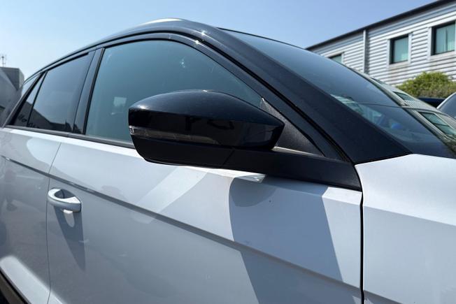 VOLKSWAGEN T-Roc Photo 20