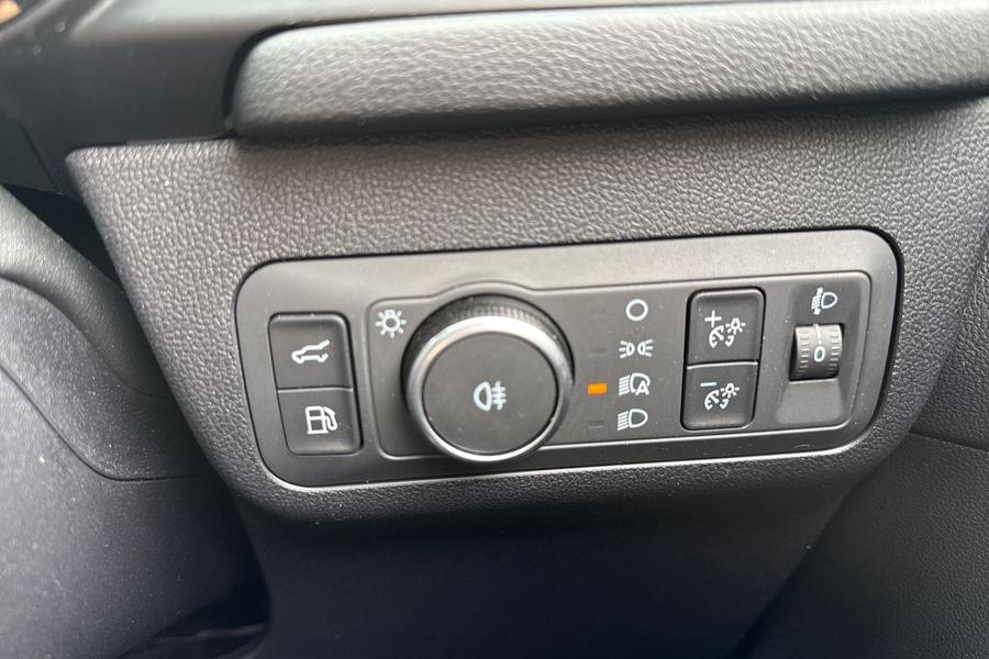 Ford KUGA Photo autoimg-d957d4603221bf6da7040ae329faabf2f902a053.jpg